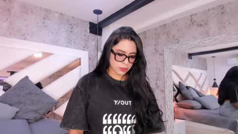 Snapshot of vanessa_rain_ chatting on 16, 5, 2026 Vanessa online show from 16, 5, 2026