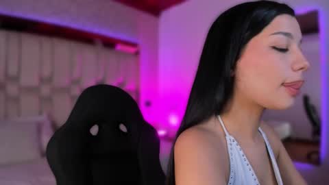 Snapshot of vanessaduval chatting on 13, 10, 2025 vanessaduval online show from 13, 10, 2025