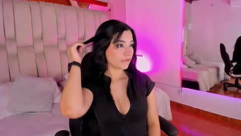 Snapshot of vanessaduval chatting on 9, 11, 2025 vanessaduval online show from 9, 11, 2025