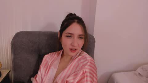 vanessajohnsonn online show from 9, 4, 2026