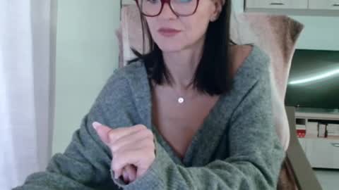 Snapshot of vanessalarahot chatting on 7, 10, 2025 Vanessa online show from 7, 10, 2025