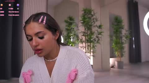 Vanessa Simon online show from 10, 2, 2025