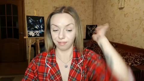 VanillaMuffin online show from 2, 2, 2025