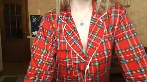 VanillaMuffin online show from 19, 2, 2025