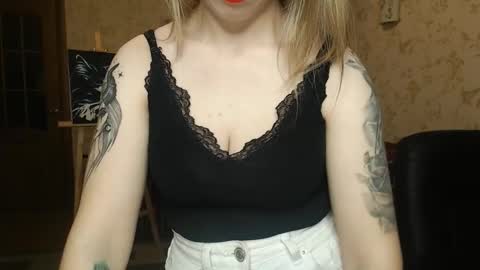 VanillaMuffin online show from 4, 3, 2025