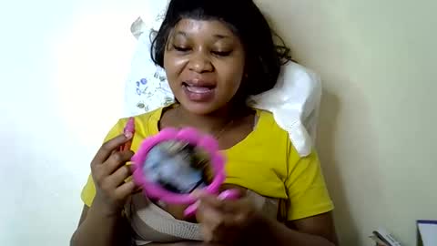 Snapshot of vanillavenus chatting on 1, 10, 2025 vanillavenus online show from 1, 10, 2025