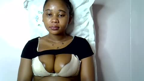 Snapshot of vanillavenus chatting on 24, 10, 2025 vanillavenus online show from 24, 10, 2025