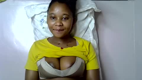 Snapshot of vanillavenus chatting on 26, 10, 2025 vanillavenus online show from 26, 10, 2025