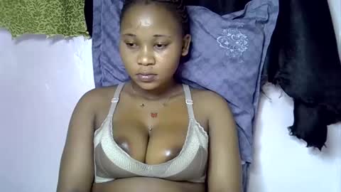 Snapshot of vanillavenus chatting on 17, 11, 2025 vanillavenus online show from 17, 11, 2025