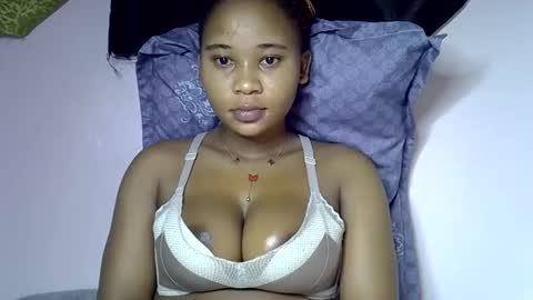 Snapshot of vanillavenus chatting on 20, 11, 2025 vanillavenus online show from 20, 11, 2025