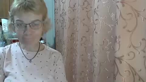 Vanillaxcreamy online show from 10, 3, 2025