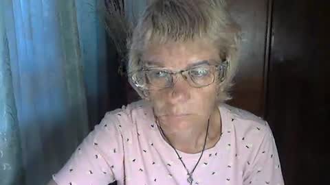 Vanillaxcreamy online show from 24, 9, 2025