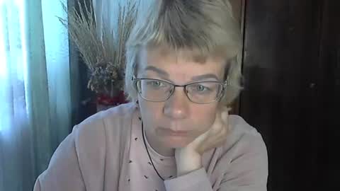 Vanillaxcreamy online show from 18, 10, 2025