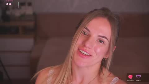 Snapshot of vanille_mystery chatting on 10, 5, 2026 Sophie online show from 10, 5, 2026