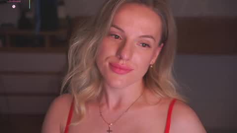 Snapshot of vanille_mystery chatting on 22, 5, 2026 Sophie online show from 22, 5, 2026