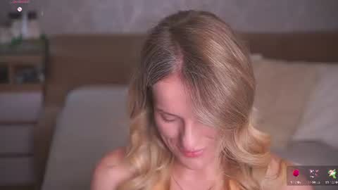 Snapshot of vanille_mystery chatting on 15, 6, 2026 Sophie online show from 15, 6, 2026