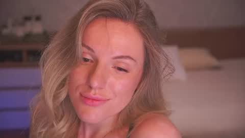 Snapshot of vanille_mystery chatting on 30, 6, 2026 Sophie online show from 30, 6, 2026