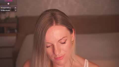 Snapshot of vanille_mystery chatting on 3, 7, 2026 Sophie online show from 3, 7, 2026