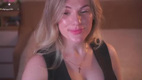 Snapshot of vanille_mystery chatting on 8, 7, 2026 Sophie online show from 8, 7, 2026