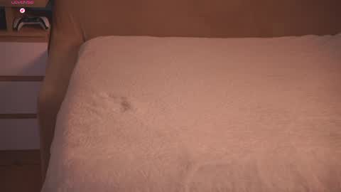 Snapshot of vanille_mystery chatting on 9, 7, 2026 Sophie online show from 9, 7, 2026