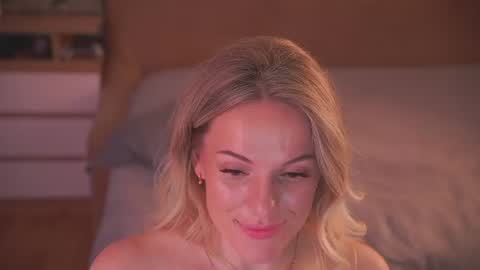 Snapshot of vanille_mystery chatting on 14, 7, 2026 Sophie online show from 14, 7, 2026