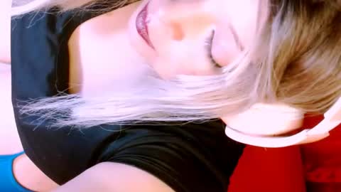 Snapshot of vanne_amet chatting on 21, 4, 2026 free follow me online show from 21, 4, 2026