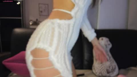 Snapshot of vannessarain chatting on 8, 4, 2026 Vannessa online show from 8, 4, 2026