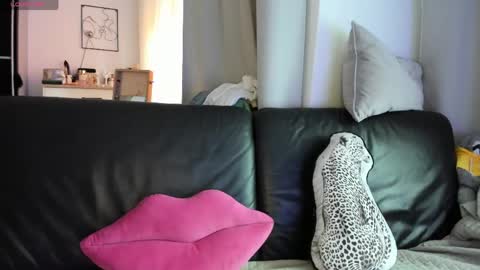 Snapshot of vannessarain chatting on 14, 4, 2026 Vannessa online show from 14, 4, 2026