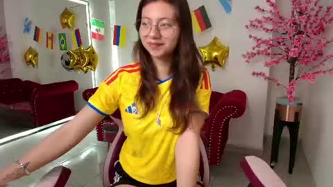Snapshot of vannia_t18 chatting on 19, 6, 2026 vannia t18 online show from 19, 6, 2026
