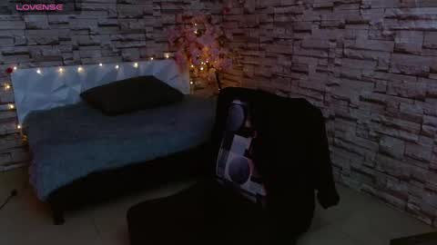 Snapshot of vanse_lust chatting on 8, 3, 2025 Karuna online show from 8, 3, 2025