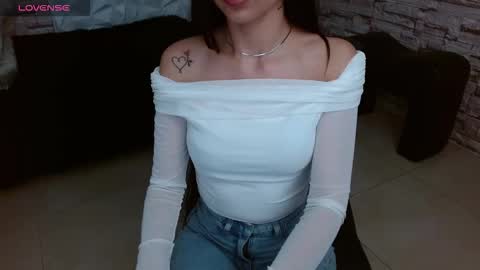 Snapshot of vanse_lust chatting on 4, 10, 2025 Karuna online show from 4, 10, 2025