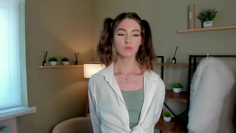 Snapshot of vanvanvibe chatting on 18, 5, 2026 Charline online show from 18, 5, 2026