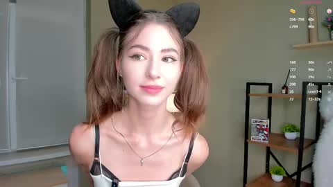 Snapshot of vanvanvibe chatting on 28, 5, 2026 Charline online show from 28, 5, 2026