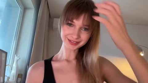 Heeeeey Im Hanna the art of tease  online show from 5, 12, 2025