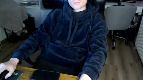 Snapshot of vaslo08 chatting on 22, 4, 2026 Vaslo online show from 22, 4, 2026