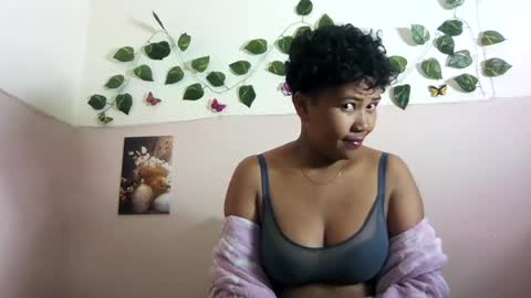 Snapshot of vayannah chatting on 25, 6, 2026 Vayannah online show from 25, 6, 2026