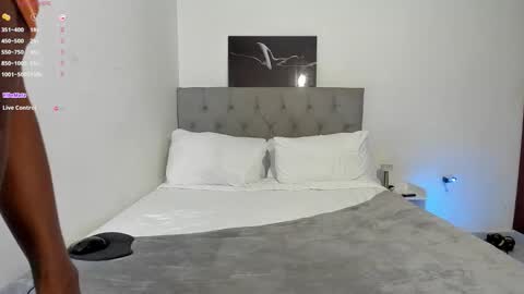 Snapshot of vayolet___ chatting on 4, 12, 2025 Hi Im Vayolet online show from 4, 12, 2025