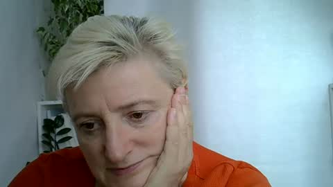 Snapshot of vea_motty chatting on 9, 7, 2026 vea_motty online show from 9, 7, 2026