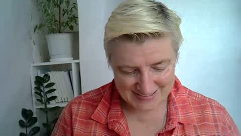Snapshot of vea_motty chatting on 11, 7, 2026 vea_motty online show from 11, 7, 2026
