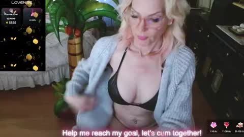 Snapshot of veafreeze chatting on 1, 2, 2026 veafreeze online show from 1, 2, 2026