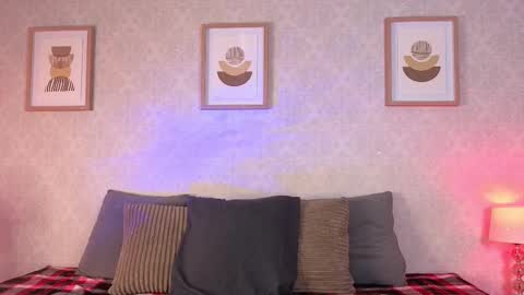 Vee Simons online show from 17, 10, 2025