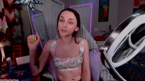 Snapshot of veeweatherbee chatting on 9, 9, 2025 Violet Weatherbee online show from 9, 9, 2025