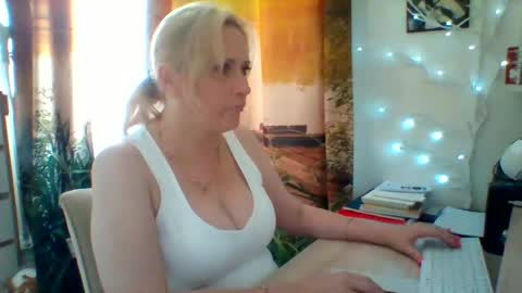 Snapshot of velka_raspberry chatting on 23, 7, 2026 velka_raspberry online show from 23, 7, 2026