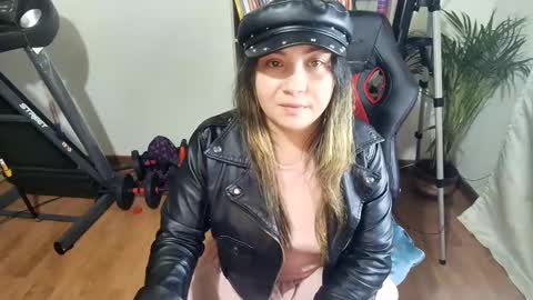 Im VelaI will be Christmas and New Year with my family December 22 to January 13 I will miss you guys. online show from 1, 2, 2025