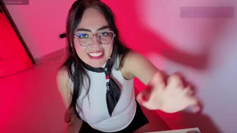 Snapshot of velournyx chatting on 28, 4, 2026 VELOURNYX online show from 28, 4, 2026