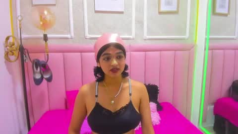 Snapshot of velvet_giirll chatting on 6, 7, 2026 velvet_giirll online show from 6, 7, 2026