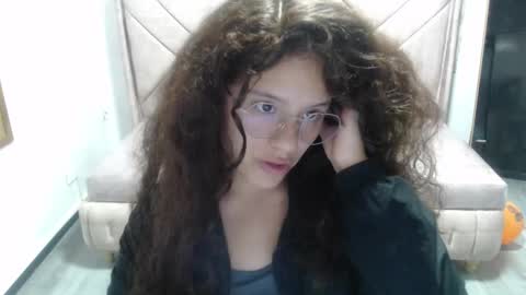 velvet_moon_v online show from 28, 10, 2025