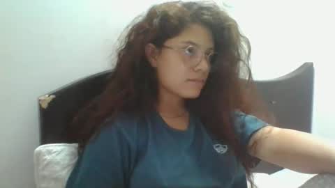 velvet_moon_v online show from 15, 4, 2026