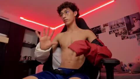 Snapshot of velvet_skyn chatting on 16, 10, 2025 juansito online show from 16, 10, 2025