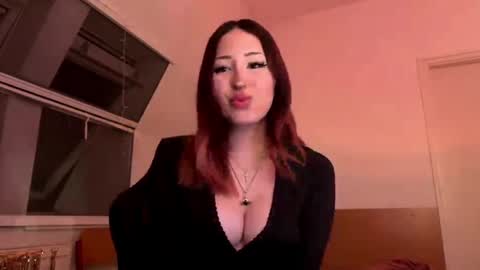 Snapshot of velvetfizz chatting on 1, 6, 2026 Sophie online show from 1, 6, 2026